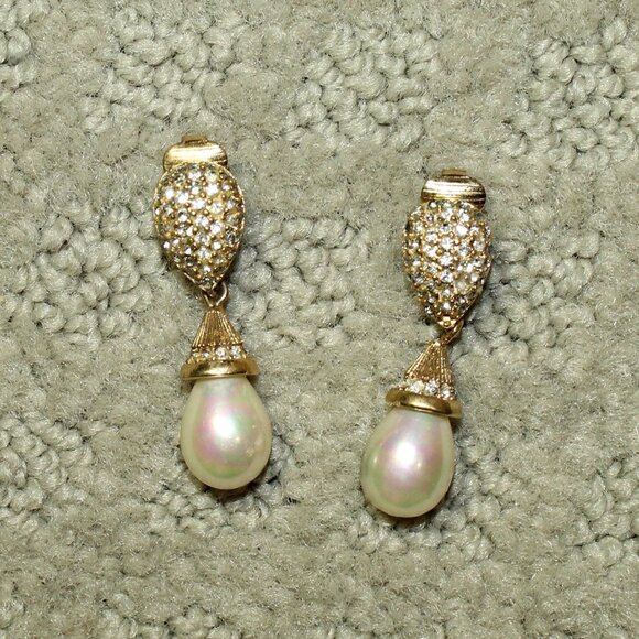 Christian Dior Vintage Gold Tone Faux Pearl Pave' Rhinestone Tear Drop Dangle - Picture 1 of 4